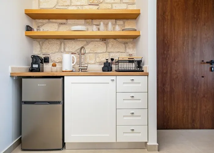 Three Stone * Afytos