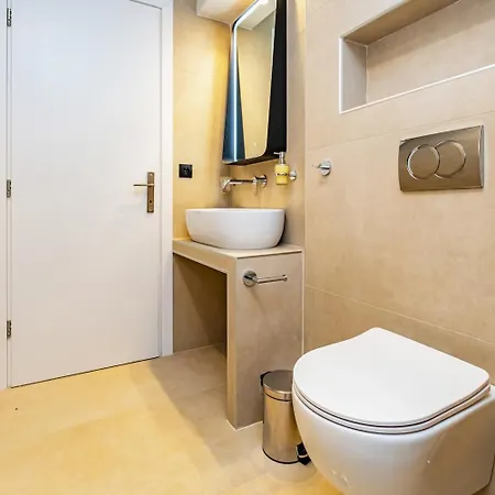 Three Stone 아피토스